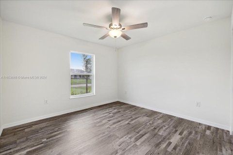 Villa ou maison à vendre à Cape Coral, Floride: 4 chambres, 164.16 m2 № 1348065 - photo 18