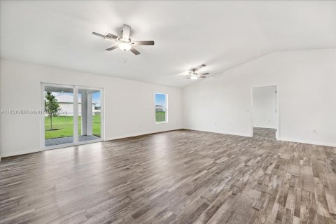 Villa ou maison à vendre à Cape Coral, Floride: 4 chambres, 164.16 m2 № 1348065 - photo 10