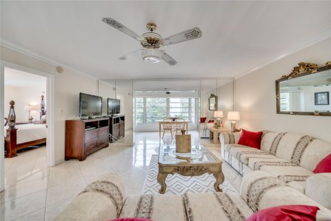 Condo in Lauderdale Lakes, Florida, 2 bedrooms  № 1035959 - photo 21