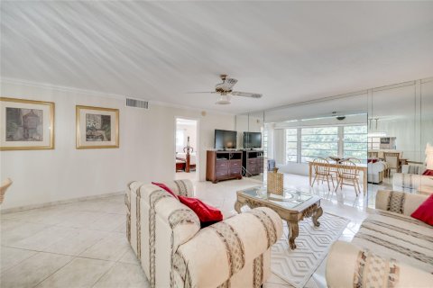 Condo in Lauderdale Lakes, Florida, 2 bedrooms  № 1035959 - photo 20