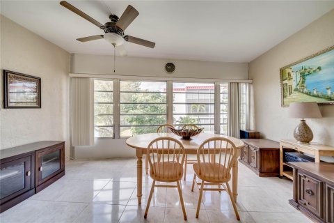 Condo in Lauderdale Lakes, Florida, 2 bedrooms  № 1035959 - photo 16