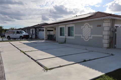 Casa en venta en Homestead, Florida, 3 dormitorios, 107.49 m2 № 1210049 - foto 1