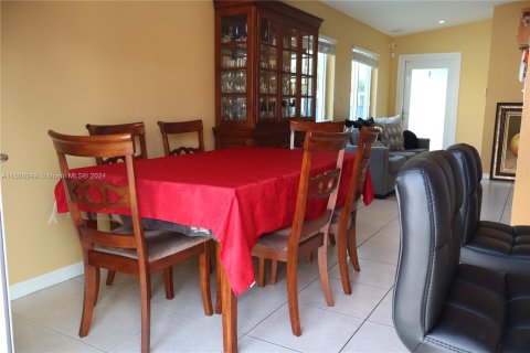 Casa en venta en Homestead, Florida, 3 dormitorios, 107.49 m2 № 1210049 - foto 24