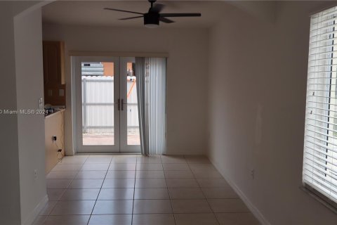 Casa en venta en Homestead, Florida, 3 dormitorios, 107.49 m2 № 1210049 - foto 3