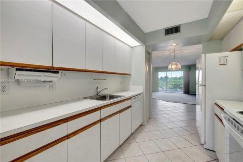 Condominio en venta en Coconut Creek, Florida, 2 dormitorios № 1058601 - foto 5