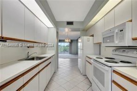 Condominio en venta en Coconut Creek, Florida, 2 dormitorios № 1058601 - foto 3