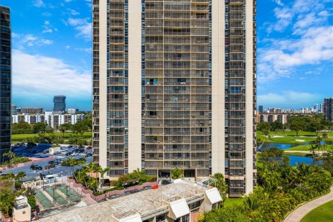 Condominio en venta en Aventura, Florida, 2 dormitorios, 121.98 m2 № 1026116 - foto 3