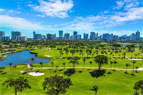 Condo in Aventura, Florida, 2 bedrooms  № 1026116 - photo 2