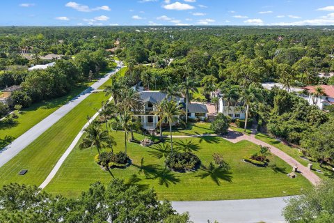 House in Jupiter, Florida 5 bedrooms, 580.55 sq.m. № 1072670 - photo 9