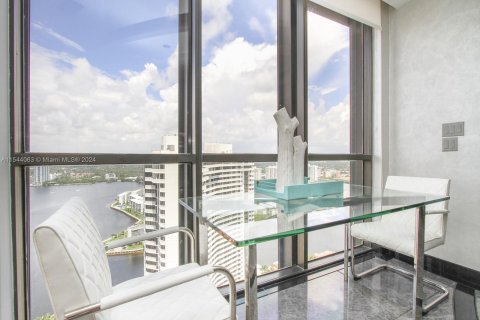 Copropriété à louer à Aventura, Floride: 3 chambres, 348.38 m2 № 1356729 - photo 6