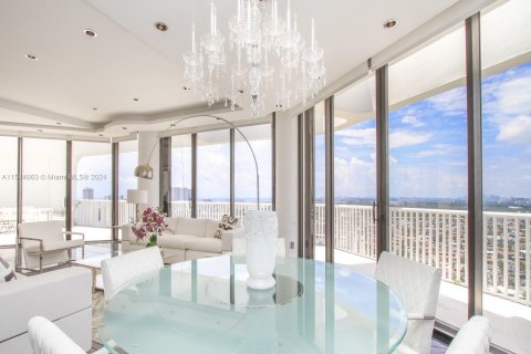 Copropriété à louer à Aventura, Floride: 3 chambres, 348.38 m2 № 1356729 - photo 4