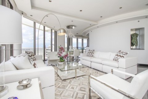 Condo in Aventura, Florida, 3 bedrooms  № 1356729 - photo 13