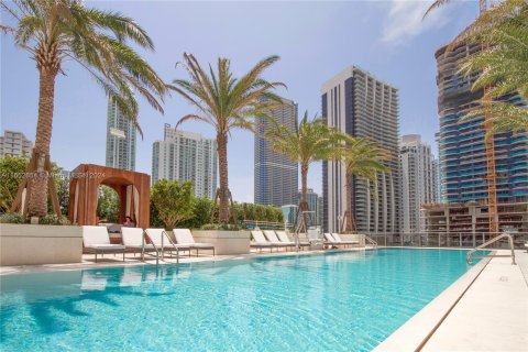 Condominio en alquiler en Miami, Florida, 3 dormitorios, 134.71 m2 № 1356767 - foto 1