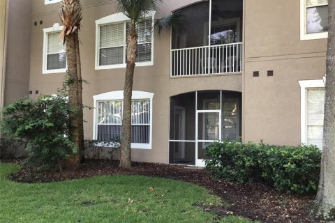 Condo in Orlando, Florida, 2 bedrooms in CRESTVIEW  № 1417330 - photo 2