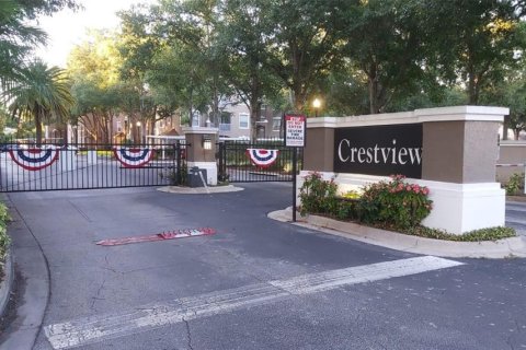 Condo in Orlando, Florida, 2 bedrooms in CRESTVIEW  № 1417330 - photo 1