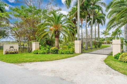 Купить коммерческую недвижимость в Хомстед, Флорида № 1077349 - фото 5