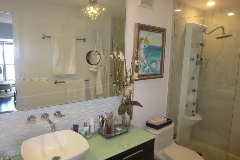 Townhouse in North Miami Beach, Florida 3 bedrooms, 158.86 sq.m. № 1047331 - photo 20
