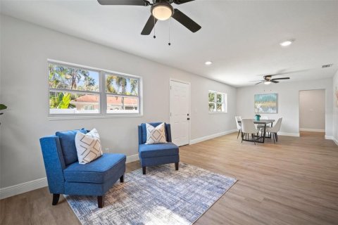 Casa en venta en Pinellas Park, Florida, 4 dormitorios, 191.66 m2 № 1344006 - foto 17