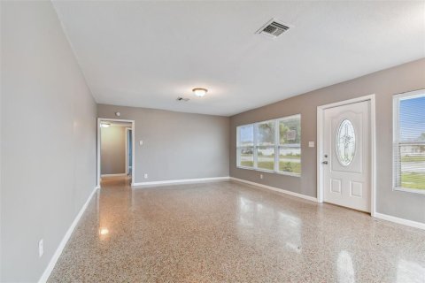 Casa en venta en Saint Petersburg, Florida, 3 dormitorios, 155.98 m2 № 1343976 - foto 10