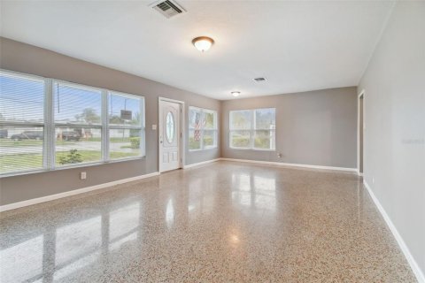 Casa en venta en Saint Petersburg, Florida, 3 dormitorios, 155.98 m2 № 1343976 - foto 11