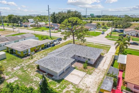 Casa en venta en Saint Petersburg, Florida, 3 dormitorios, 155.98 m2 № 1343976 - foto 3