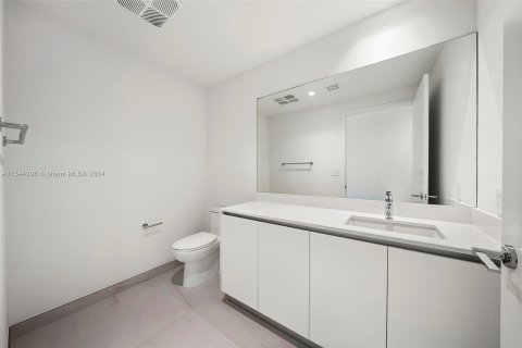 Copropriété à vendre à Pompano Beach, Floride: 2 chambres, 179.02 m2 № 1073189 - photo 24