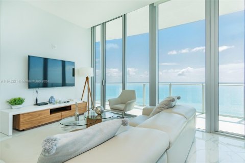 Condo in Hollywood, Florida, 3 bedrooms  № 1073190 - photo 6