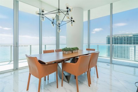 Condo in Hollywood, Florida, 3 bedrooms  № 1073190 - photo 4