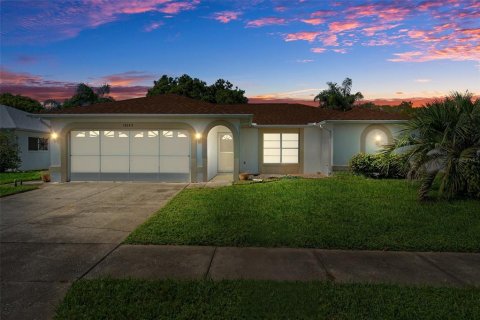 House in Hudson, Florida 3 bedrooms, 130.81 sq.m. № 1402484 - photo 1