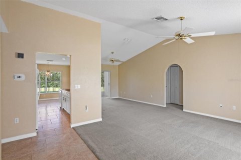 House in Hudson, Florida 3 bedrooms, 130.81 sq.m. № 1402484 - photo 6