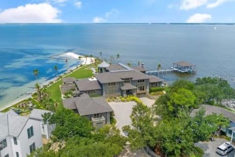 Villa ou maison à vendre à Gulf Breeze, Floride: 6 chambres, 1097.27 m2 № 1048144 - photo 1