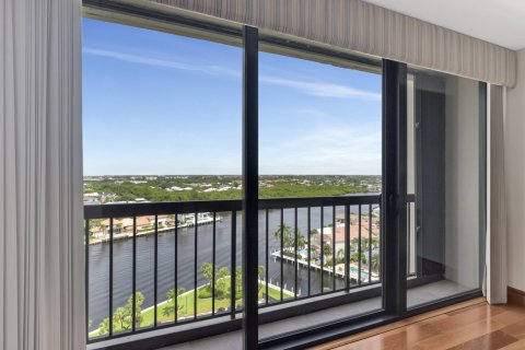 Condominio en venta en Highland Beach, Florida, 3 dormitorios, 192.31 m2 № 1027200 - foto 15