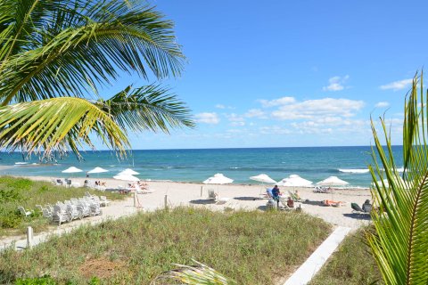 Copropriété à vendre à Highland Beach, Floride: 3 chambres, 192.31 m2 № 1027200 - photo 1