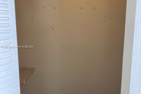 Condo in Lauderhill, Florida, 1 bedroom  № 1074382 - photo 10