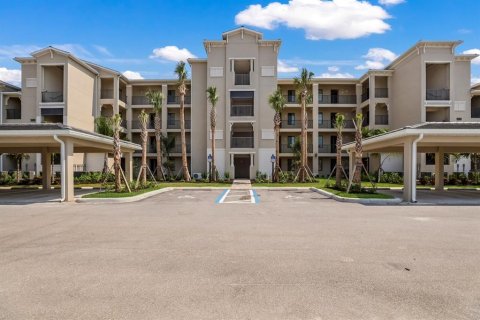Condominio en alquiler en Bradenton, Florida, 2 dormitorios, 104.14 m2 № 1062881 - foto 1