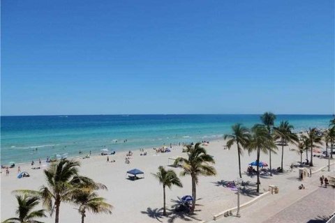 Condominio en venta en Hollywood, Florida, 1 dormitorio, 59.27 m2 № 1058932 - foto 7