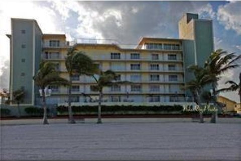 Condominio en venta en Hollywood, Florida, 1 dormitorio, 59.27 m2 № 1058932 - foto 22