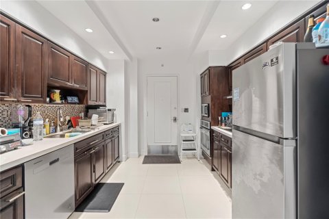 Copropriété à vendre à Miami, Floride: 3 chambres, 181.16 m2 № 1075455 - photo 12