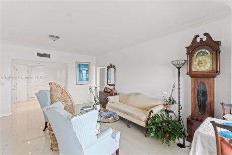 Condo in Miami, Florida, 3 bedrooms  № 1075455 - photo 4