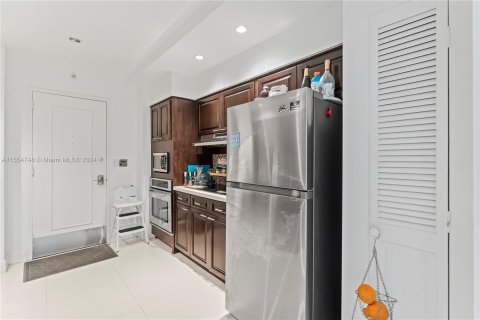 Copropriété à vendre à Miami, Floride: 3 chambres, 181.16 m2 № 1075455 - photo 14