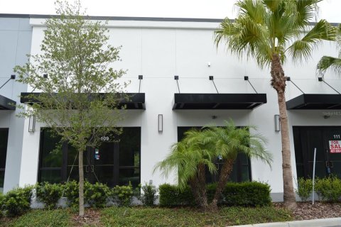 Propiedad comercial en alquiler en Orlando, Florida, 69.68 m2 № 1042052 - foto 9