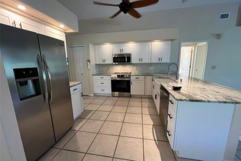 House in Port Charlotte, Florida 3 bedrooms, 202.99 sq.m. № 1357676 - photo 4