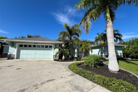 Villa ou maison à louer à Port Charlotte, Floride: 3 chambres, 202.99 m2 № 1357676 - photo 2