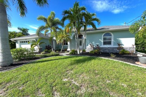 Villa ou maison à louer à Port Charlotte, Floride: 3 chambres, 202.99 m2 № 1357676 - photo 1