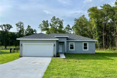 Villa ou maison à louer à Dunnellon, Floride: 4 chambres, 139.63 m2 № 1357798 - photo 1