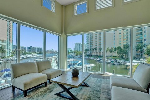 Condominio en venta en Aventura, Florida, 4 dormitorios, 252.69 m2 № 1021782 - foto 19
