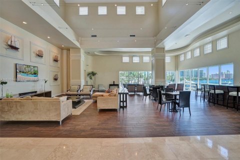 Condominio en venta en Aventura, Florida, 4 dormitorios, 252.69 m2 № 1021782 - foto 17