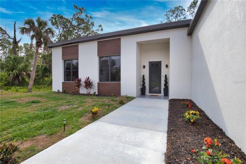 Villa ou maison à vendre à North Port, Floride: 3 chambres, 162.49 m2 № 1199703 - photo 4