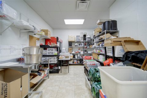 Propiedad comercial en venta en Miami, Florida № 1236771 - foto 13