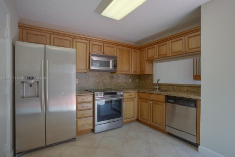 Townhouse in Cooper City, Florida 3 bedrooms, 154.78 sq.m. № 1385989 - photo 8